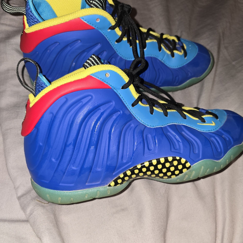 NIKE LITTLE POSITE ONE (GS) GAME ROYAL-YELLOW SZ Nike Kids Blue and Red Sneakers